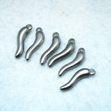 25PCS Stainless Steel Pepper Shape Pendants 18X4mm