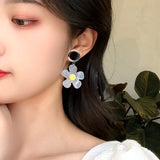 2PC Sweety Flower Ear Plugs Tunnels Stainless Steel Piercing Body Jewelry Dangle