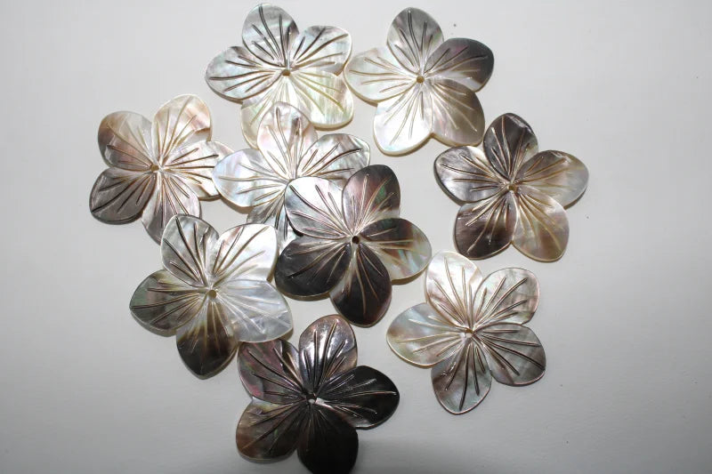2PCS Natural Shell Carved Flower Pendant DIY Jewelry Making