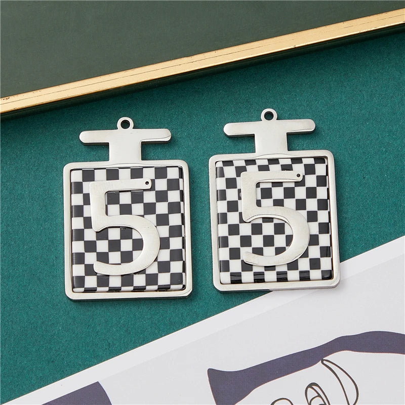 2Pcs Small Perfume Letter 5 Heart Check Pendant Accessories