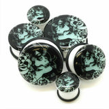 2pcs Glow-In-The-Dark Skull Ear Plugs 3D Acrylic Ear Expanders