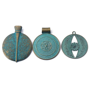 2pcs Antique Greek Bronze Flower Charms Pendant