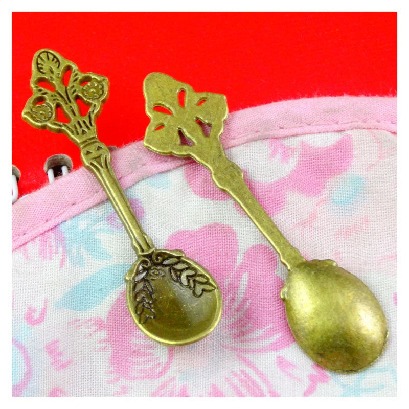30pcs Antique Bronze Vintage DIY Jewelry Alloy Spoon Charm Pendant