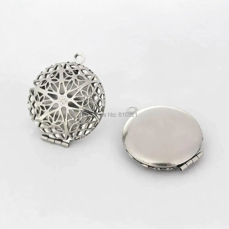 32mm Round Stainless Steel Filigree Locket Pendant Aromatherapy Diffuser