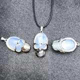 Natural Turquoises Stone Skull Necklace Pendant Halloween Jewelry