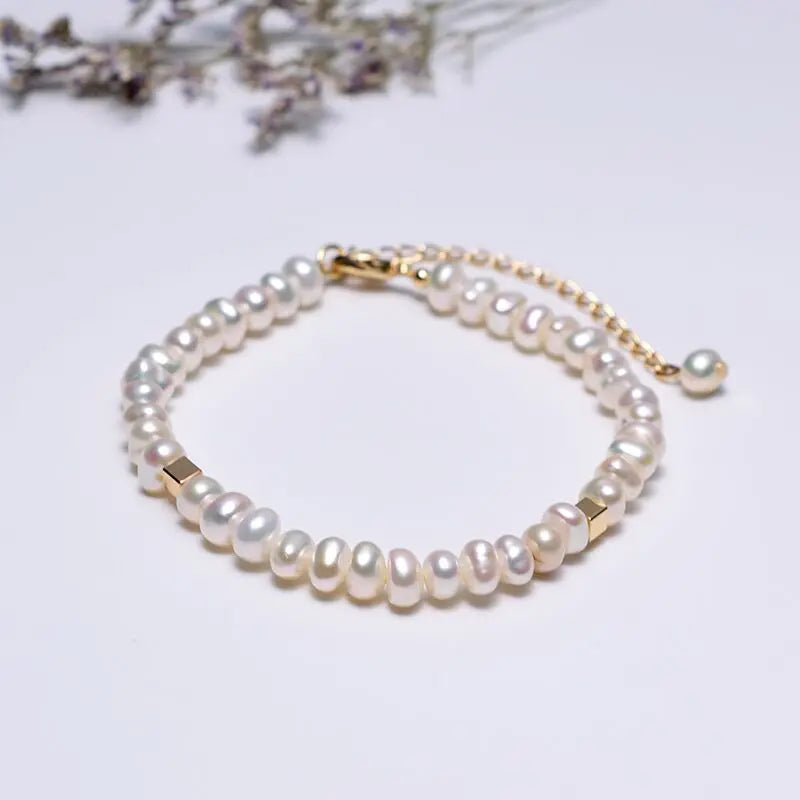 Adjustable Natural Pearl Bracelet with 4-5mm Beads and Cube Decoration