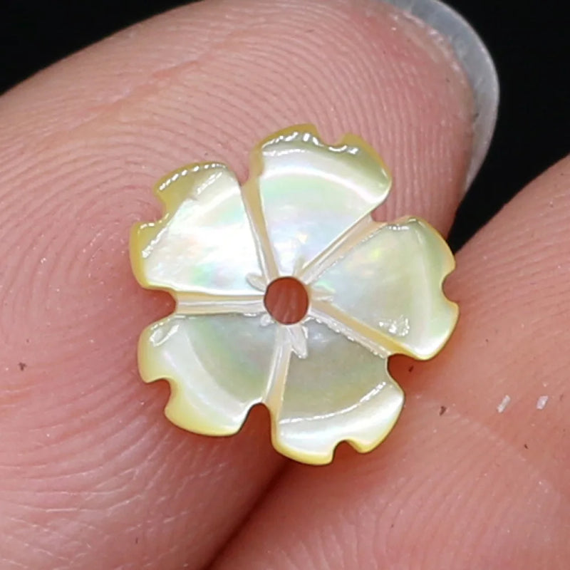 40PCS Natural SeaWater Shell Yellow Flower Pendant Beads for Jewelry Making DIY