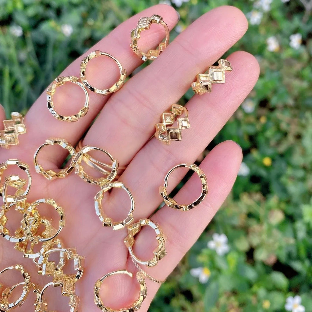 5 Pairs Twisted Small Hoop Earrings for Women Minimalist Circle Huggie Jewelry