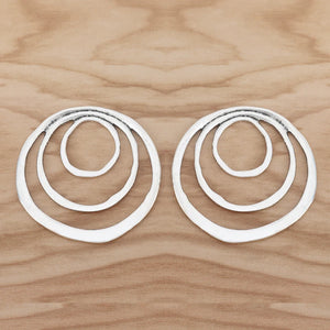 5 Tibetan Silver Large Open 3 Rings Circles Charms Pendants for Jewellery Making