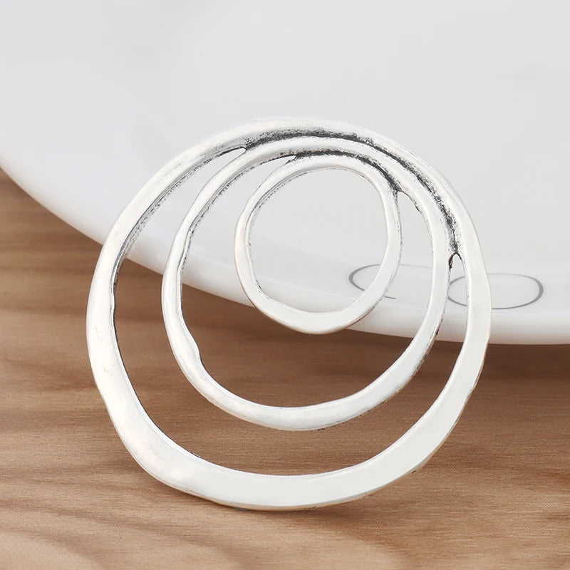 5 Tibetan Silver Large Open 3 Rings Circles Charms Pendants for Jewellery Making