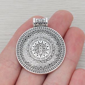 5 Tibetan Silver Round Flower Charms Pendants For Necklaces 40x30mm