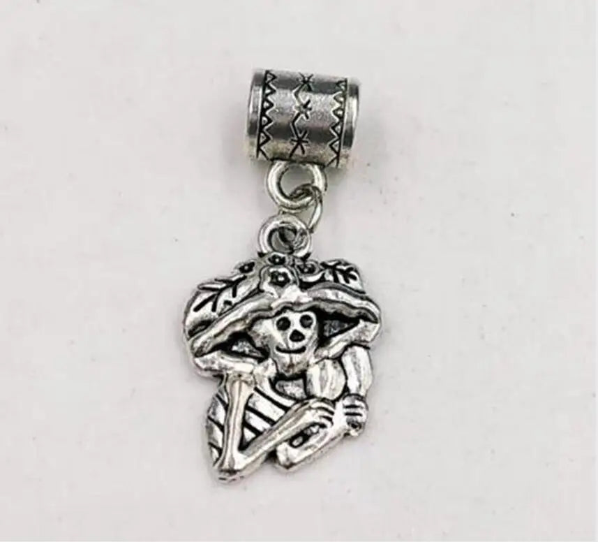 50 pcs Vintage Mix Skull Skeleton Party Halloween Accessory Bracelet Necklace