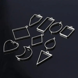 50Pcs Assorted Geometric Hollow Frame Tray Pressed Flower Pendant Jewelry Making