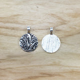 50Pcs/Lot Tibetan Silver Flowers Plants Round Charms Pendants