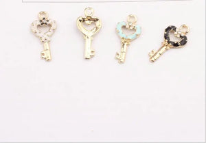 50Pcs Mixed Peach Heart Key Pendant DIY Jewelry Accessories of Necklace Bracelet