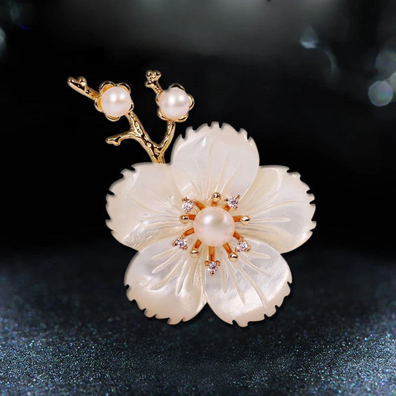 High Quality Natural Shell Pearl Brooch Vintage Women Accessories