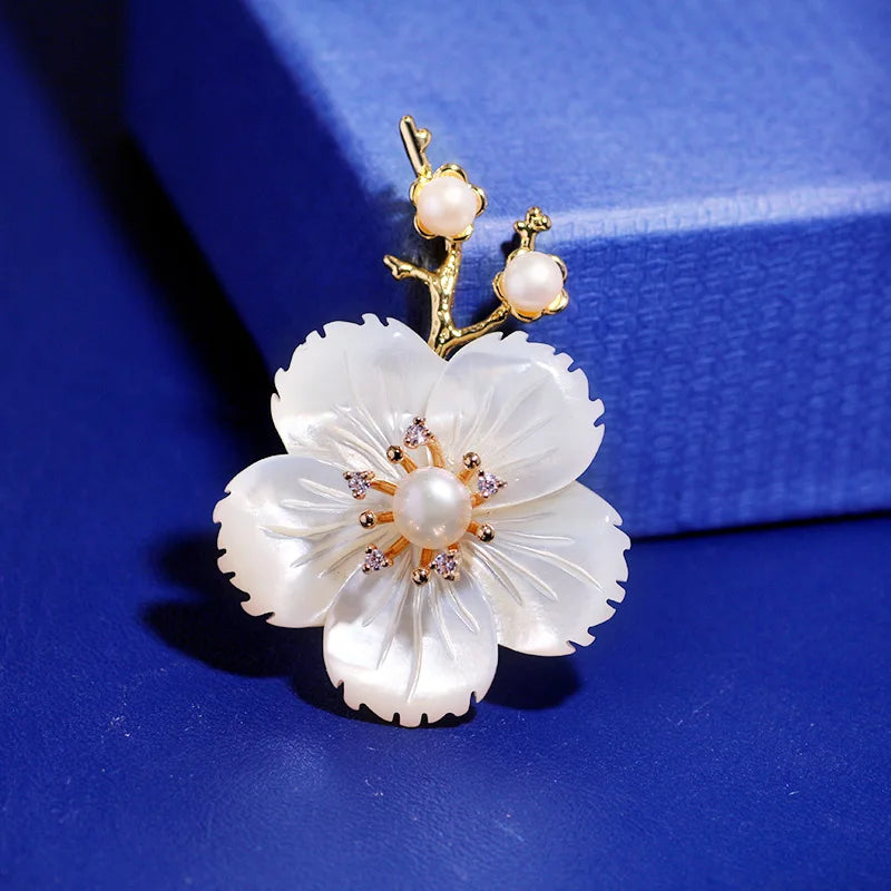 High Quality Natural Shell Pearl Brooch Vintage Women Accessories