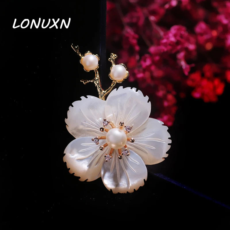 High Quality Natural Shell Pearl Brooch Vintage Women Accessories