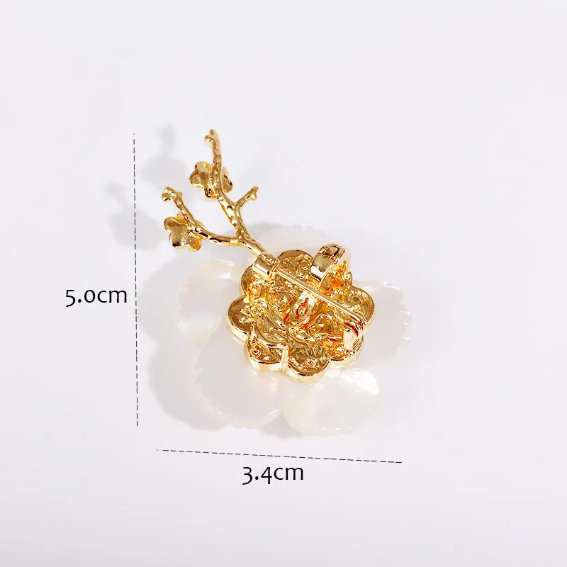 High Quality Natural Shell Pearl Brooch Vintage Women Accessories