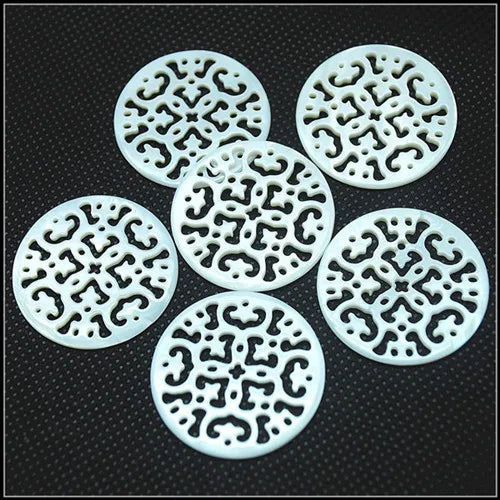 5pcs Shell Pendants Round 30mm Mother of Pearl Tree Flower Shape