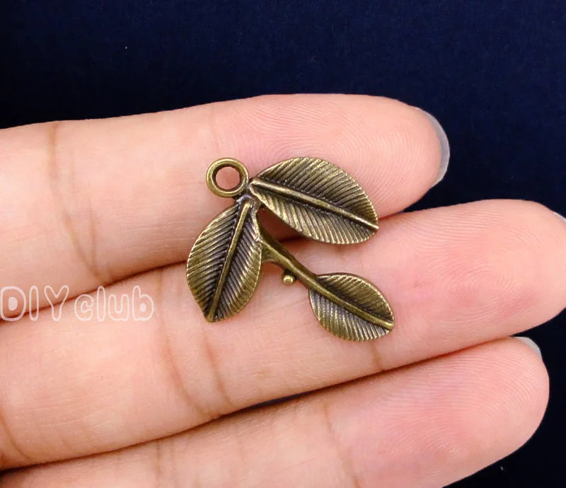 60pcs Antique Bronze Leaf Charms Pendant 27x23mm