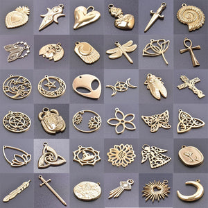 6Pcs/Lot Witchcraft Amulet Charms Stainless Steel Sacred Heart Sea Shell Jewelry