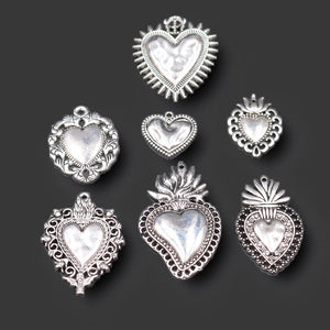 7pcs Mix Mexican Style Large Catholic Sacred Heart Amulet Pendants