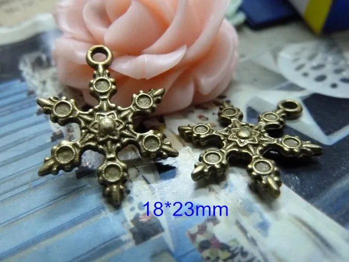 80 Antiqued Bronze Snowflake Charms, 18*23mm