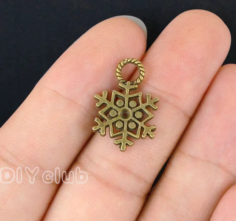 80pcs Antique Bronze Snowflake Charms Pendant 21x15mm