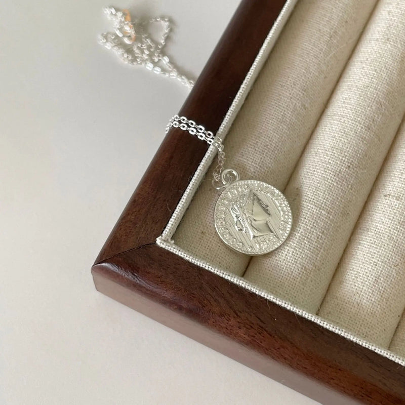 925 Silver Dollar Coin Pendant Necklace 1988 American Queen Head