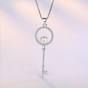 925 Silver Key Pendant Necklace with Zirconia Pearl for Gift