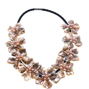 Shell Flower Freshwater Pearl Necklace - 18 Inch