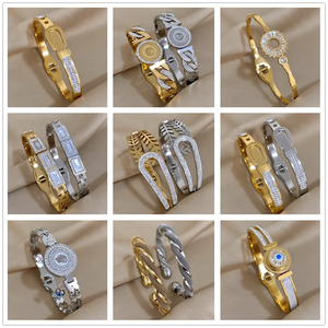 Charm Belt Buckle Coin Square Pendant Steel Bracelet