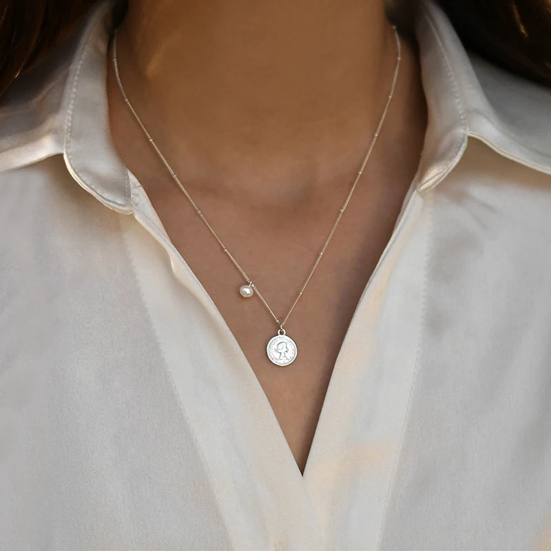 Freshwater Pearl Necklace with Silver Queen Pendant for Women