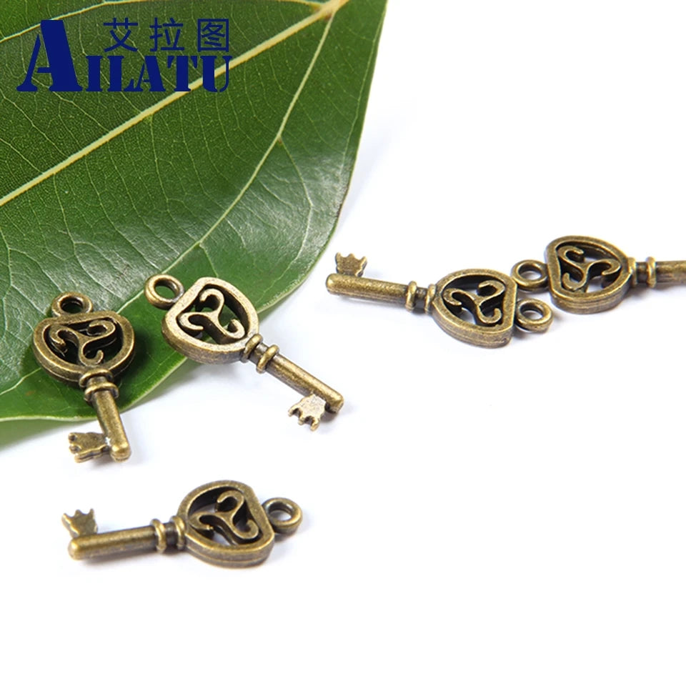Bronze Key Pendant Zinc Alloy For DIY Necklace Jewelry