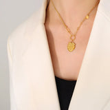 18K Chain Stitching Strawberry Pendant Necklace Niche Fruit Jewelry