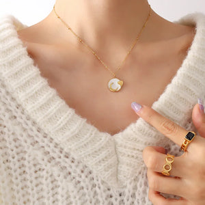 Sea Shell Moon Clavicle Necklace Pendant Love Necklace