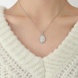 18K Light Queen Clavicle Chain Oval Necklace Pendant Beads Chain Jewelry
