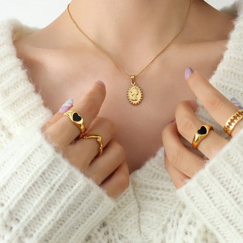 18K Light Queen Clavicle Chain Oval Necklace Pendant Beads Chain Jewelry