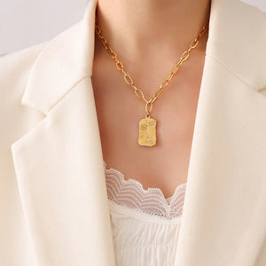 18K Retro Portrait Clavicle Chain Necklace Pendant Jewelry