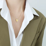 18K Zircon Inlaid Peach Heart Pendant Necklace for Female