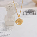 Minimalist Daisy Flower Chain Necklace Pendant Jewelry