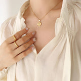 Minimalist Daisy Flower Chain Necklace Pendant Jewelry