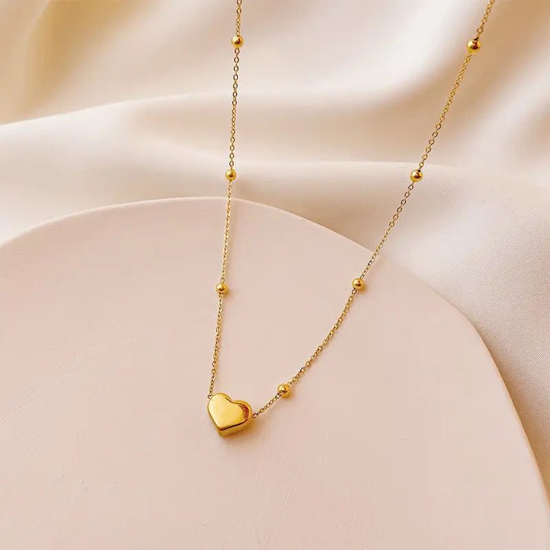 18K Heart Clavicle Chain Necklace Ladies Jewelry