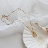 Elegant 18K OT Buckle Clavicle Pendant Necklace for Women