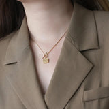 Elegant 18K OT Buckle Clavicle Pendant Necklace for Women