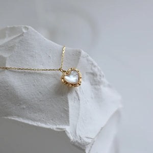 18K Shell Peach Heart Necklace Pendant Vintage Clavicle Chain Necklace