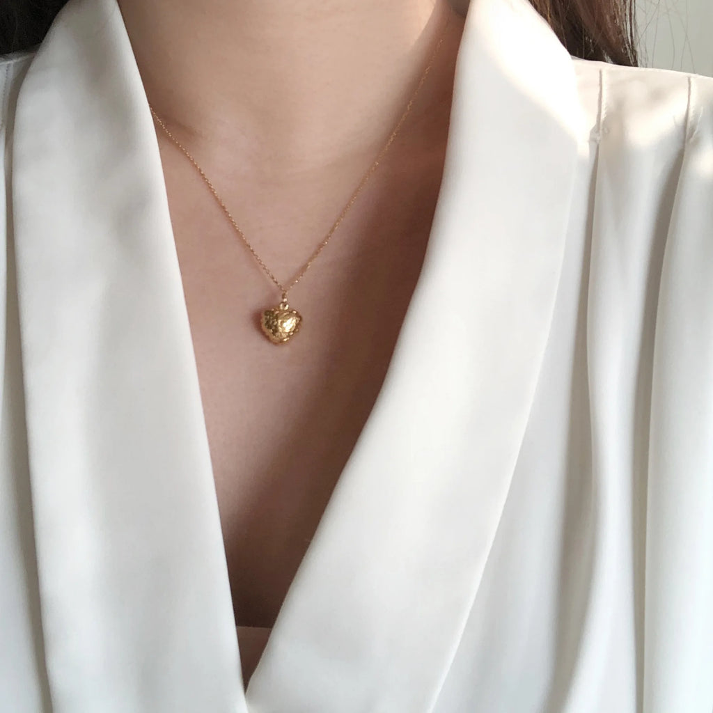 18K Shell Peach Heart Necklace Pendant Vintage Clavicle Chain Necklace