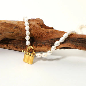 18K Natural Freshwater Pearl Necklace Clavicle Chain Lock Necklace