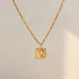 18K Studded Cupid Clavicle Chain Necklace Square Embossed Texture